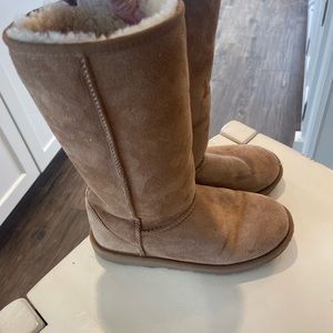 Ugg Tall